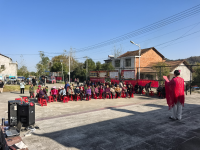 汀泗桥镇聂家村：戏曲进乡村，服务暖人心