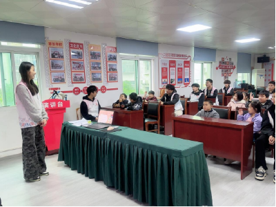 温泉街道岔路口社区：趣味学分类 环保伴童行