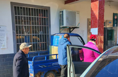 汀泗桥镇大坪村：驻村工作队暖心救助村民