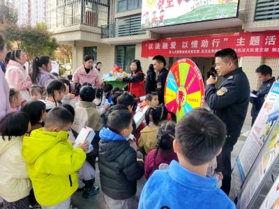 浮山街道银泉社区：宪法精神点亮社区邻里