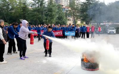 以练筑防 守护平安 碧桂园服务咸宁分公司党支部举办消防培训及演练