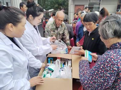 区医保局：医保惠民进基层 送医送药送政策