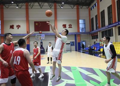 2025年咸安区和美乡镇篮球赛开幕 200余名健儿竞逐赛场