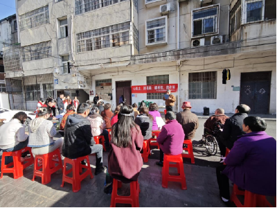 温泉街道万年路社区：筑牢反诈防线 共建平安社区  