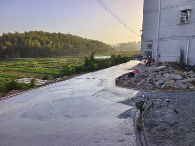 西河社区：修好惠民路 畅通民心路