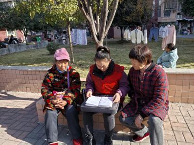 凤凰社区：医保缴费“上门帮”，暖心服务护民生