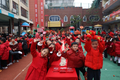 咸安区中心幼儿园：非遗润童心 暖宴迎新年