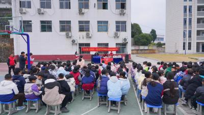 团区委开展“民心相通 点亮青春”主题活动