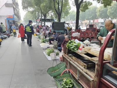 咸安城管精细化管理“百日攻坚”显成效 市容环境焕新颜