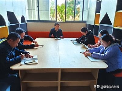 推动课堂从“教师讲”转向“学生学” 咸宁高中公开课与示范课比赛收官