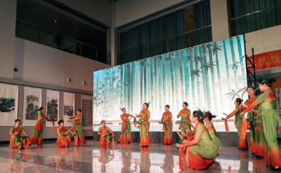 百姓舞台秀风采 咸安区秋季艺术夜校展演落幕