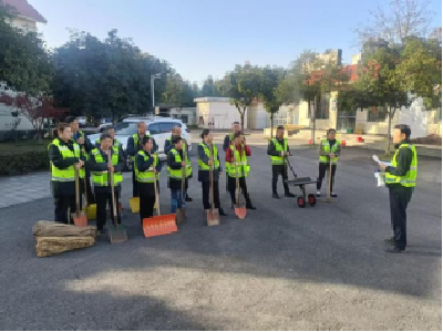 湖北交投京珠运营公司咸宁片区开展冬季防冻防滑应急演练