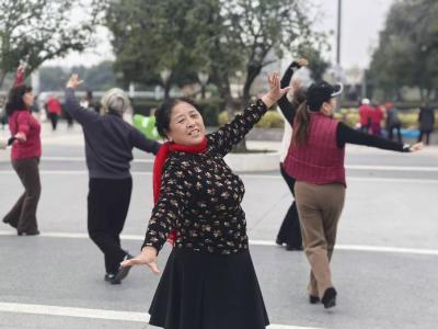 从广场到心间 舞出邻里“共情力”
