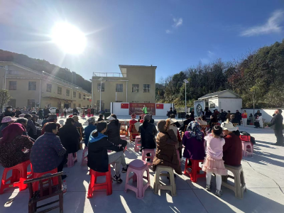 潜山村“民心广场”落成 文艺汇演暖人心