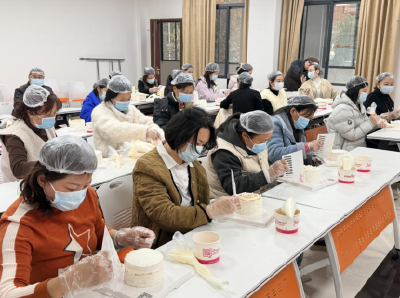 十六潭社区开展烘焙技能培训，居民解锁就业创业新技能