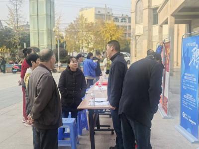 咸宁咸安：社区首家！“15分钟就业服务圈”暖到心坎