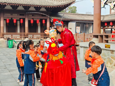 童趣穿越记·勇闯龙潭里 ——温泉幼儿园及分园文化探秘活动