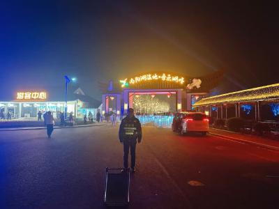 烟火映湿地 城管护平安 咸安城管全程护航向阳湖烟花天灯节