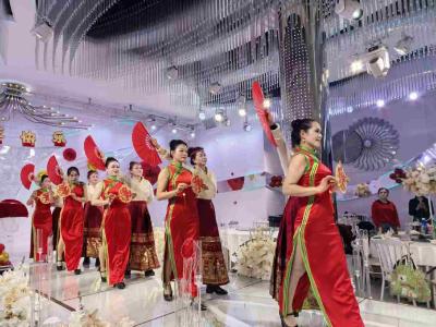 咸安一协会用“旗韵艺术”迎新年