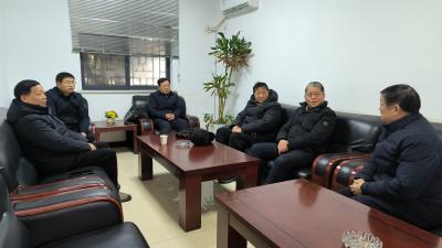 咸安区关工委走访慰问优秀“五老”骨干 推动工作提质增效