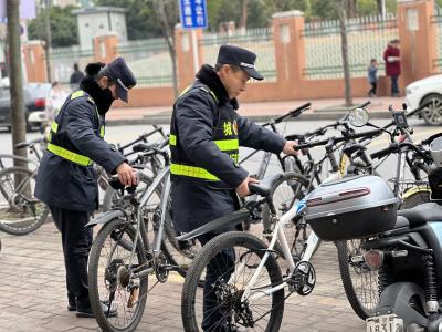 咸安城管：“绣花功夫”绘就城市新画卷 精细治理撬动城市温度升级