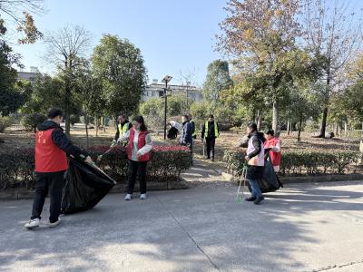 横沟桥镇栗林村：志愿护河显担当 清河净岸展新颜