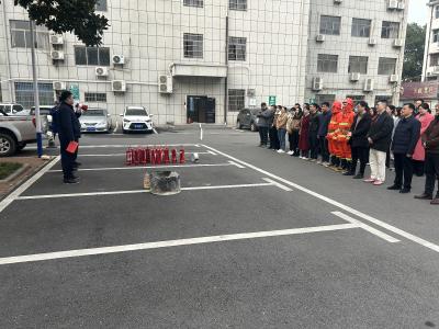 区人社局联合区委社会部开展消防安全演练活动