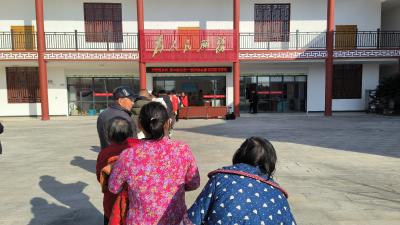 咸安：3000余册图书为贺胜农家书屋注入“精神活水”       