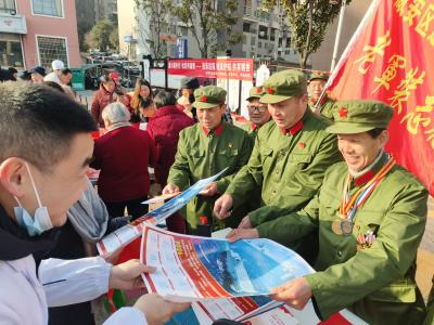 温情腊八暖人心 志愿服务显真情