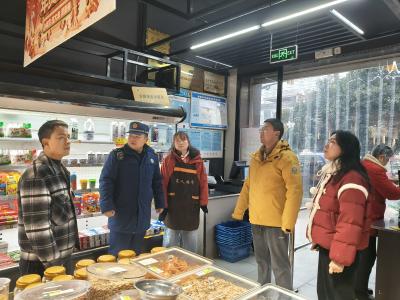 向阳湖镇开展社区隐患排查，筑牢消防安全防线