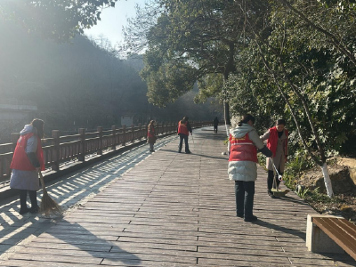 温泉街道花坛社区：淦河整治双发力 百日攻坚护家园