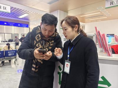 基层人物丨方洁：窗口见初心 一线绽芳华