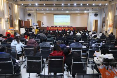 送岗下乡 咸宁就业服务直通车开进桂花镇