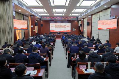 黄佐财为咸安区领导干部学习贯彻党的二十届四中全会精神轮训暨“一把手”政治能力提升专题培训班学员授课