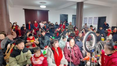 【新春走基层】自编自演齐欢乐！咸安这个村湾自己办“村晚”！