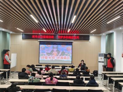 双龙社区：巧手捏萌马 安全护成长