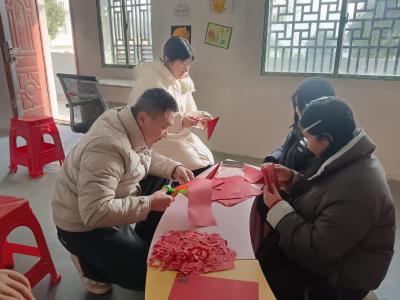 汀泗桥镇聂家村：书屋剪纸添年味，文化惠民暖人心