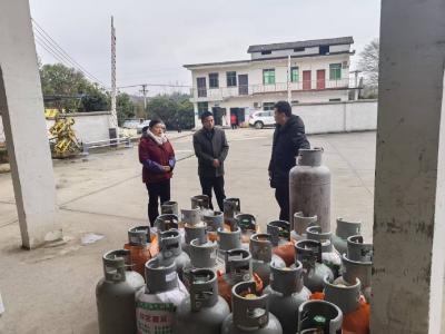 向阳湖镇开展节前燃气安全检查 筑牢节日安全防线