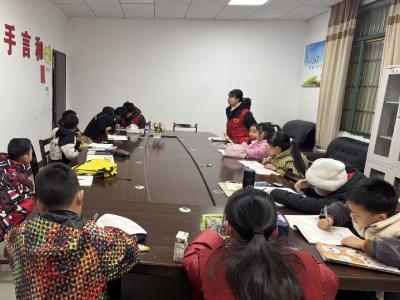 暖冬伴学 阳光社区“寒假学堂”开班