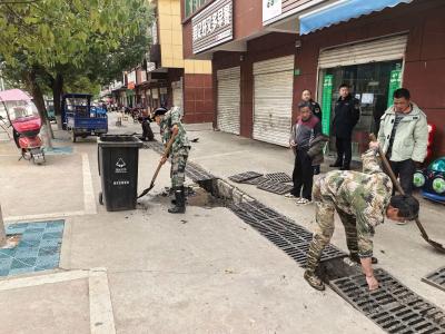 向阳湖镇：清沟疏渠焕新颜 洁净家园迎新春