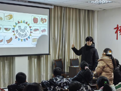 湖北科技学院学子走进文笔路社区开展卫生安全教育志愿活动