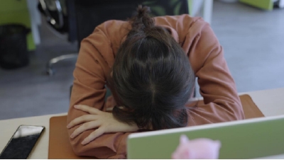 “倒头就睡”，可能潜藏着疾病预兆→