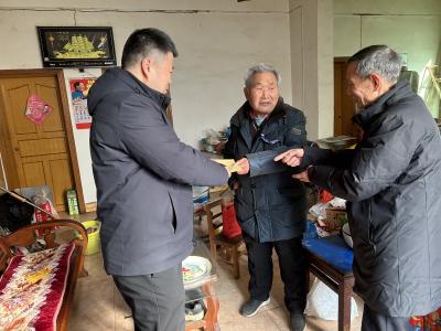 区人社局开展节前走访慰问活动