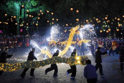 今日必看！非遗巡游+千盏河灯，错过再等一年
