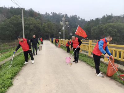 三月春风学雷锋 清洁家园践初心——西河社区联合咸安区机关事务局开展双龙山环境整治志愿服务活动