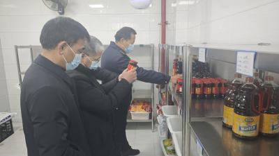 护学岗上线！贺胜桥镇多部门联动织密校园“安全网”