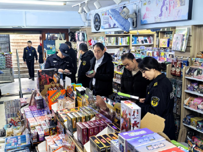 温泉街道联合多方开展校园周边环境整治行动