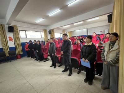 春风送暖学雷锋 情暖童心伴成长