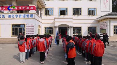 区水利和湖泊局开展关爱“母亲河”主题实践活动