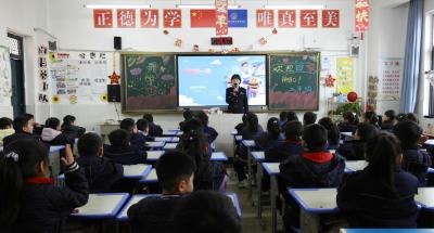 反诈宣传进校园 上好开学“安全第一课”